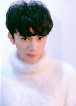 韩国小鲜肉帅哥白色毛衣温暖有型个人写真图片