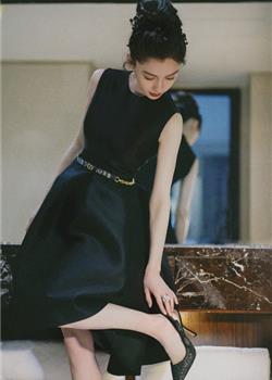 Angelababy黑色长裙造型优雅大方
