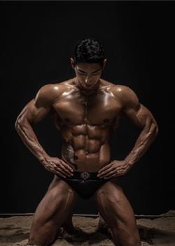 健身极致的亚洲肌肉男魔鬼身材高大身材图片
