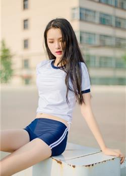 日本体操制服美女户外诱惑性感大长腿御姐写真图片
