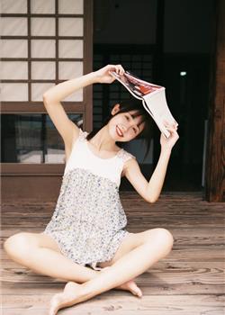 日本美少女居家睡裙美腿养眼清纯诱惑写真图片